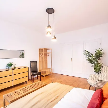 Apartment Balcony - View To River - Comfy *