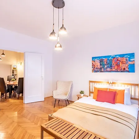 Balcony - View To River - Comfy Apartment *
